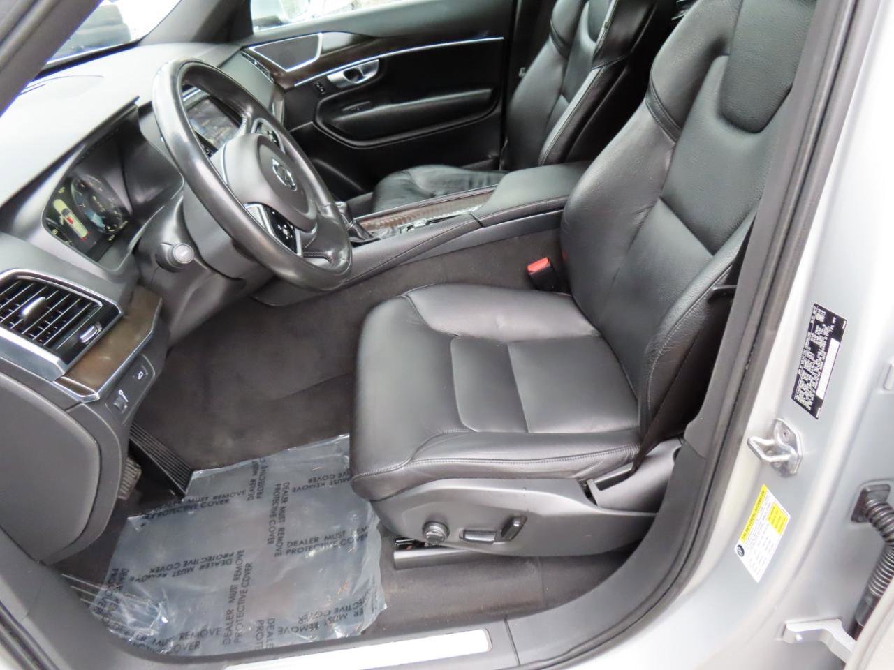 Used 2018 Volvo XC90 T6 Momentum w/ Convenience Package image 10