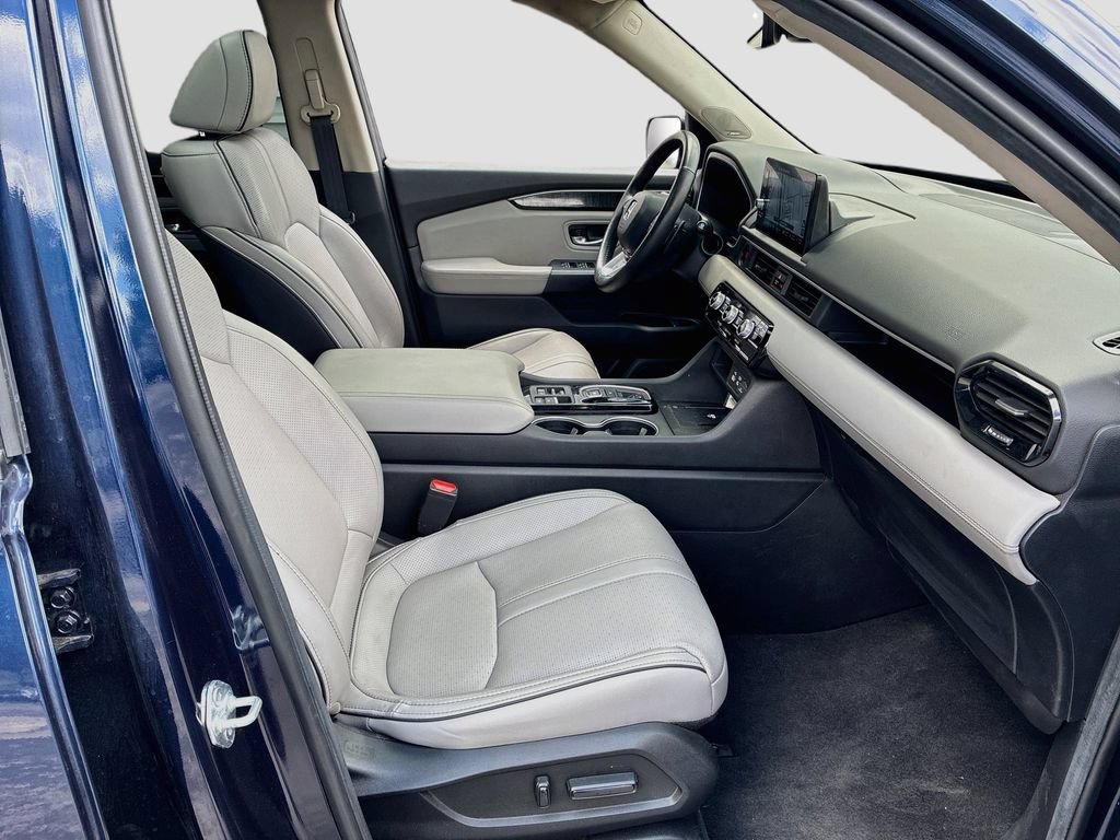 Used 2025 Honda Pilot Elite image 31