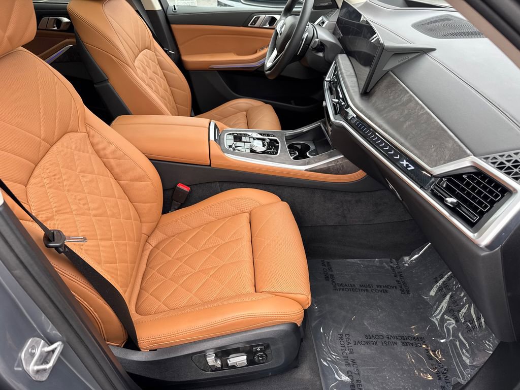 Used 2024 BMW X7 xDrive40i w/ Premium Package image 39
