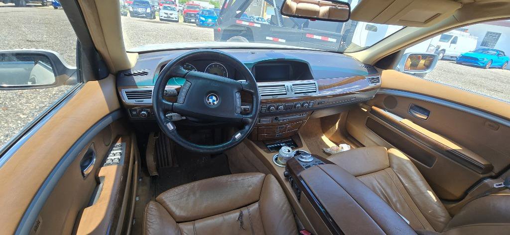 Used 2008 BMW 750i RWD image 15