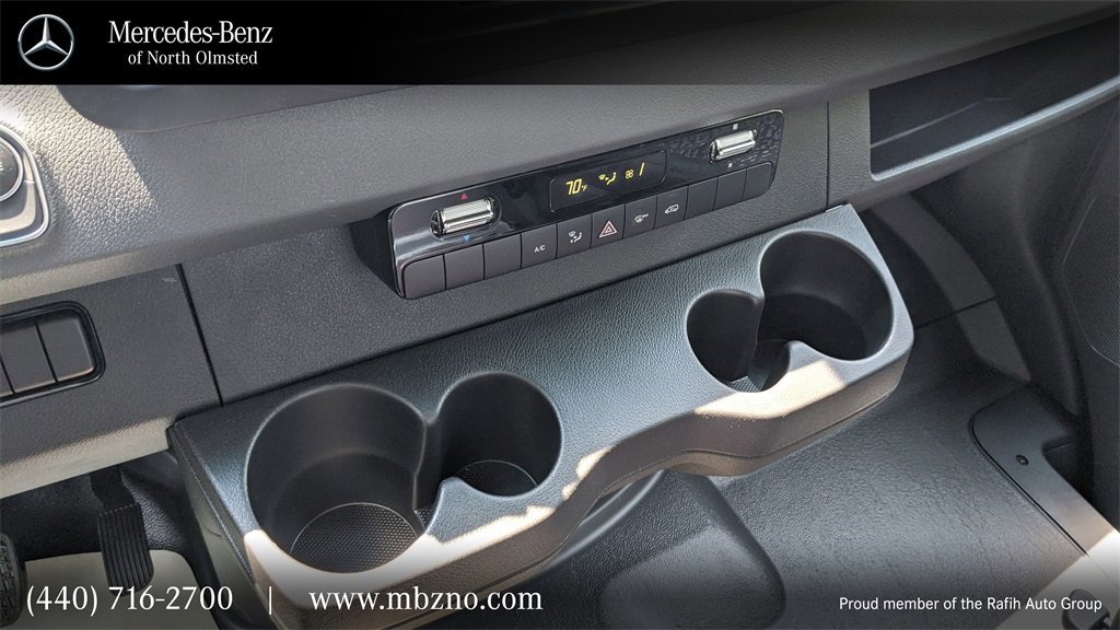 Used 2022 Mercedes-Benz Sprinter 3500 image 38