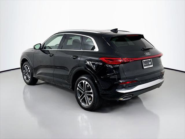Certified 2025 Audi Q5 Premium w/ Convenience Package AWD/4WD image 3