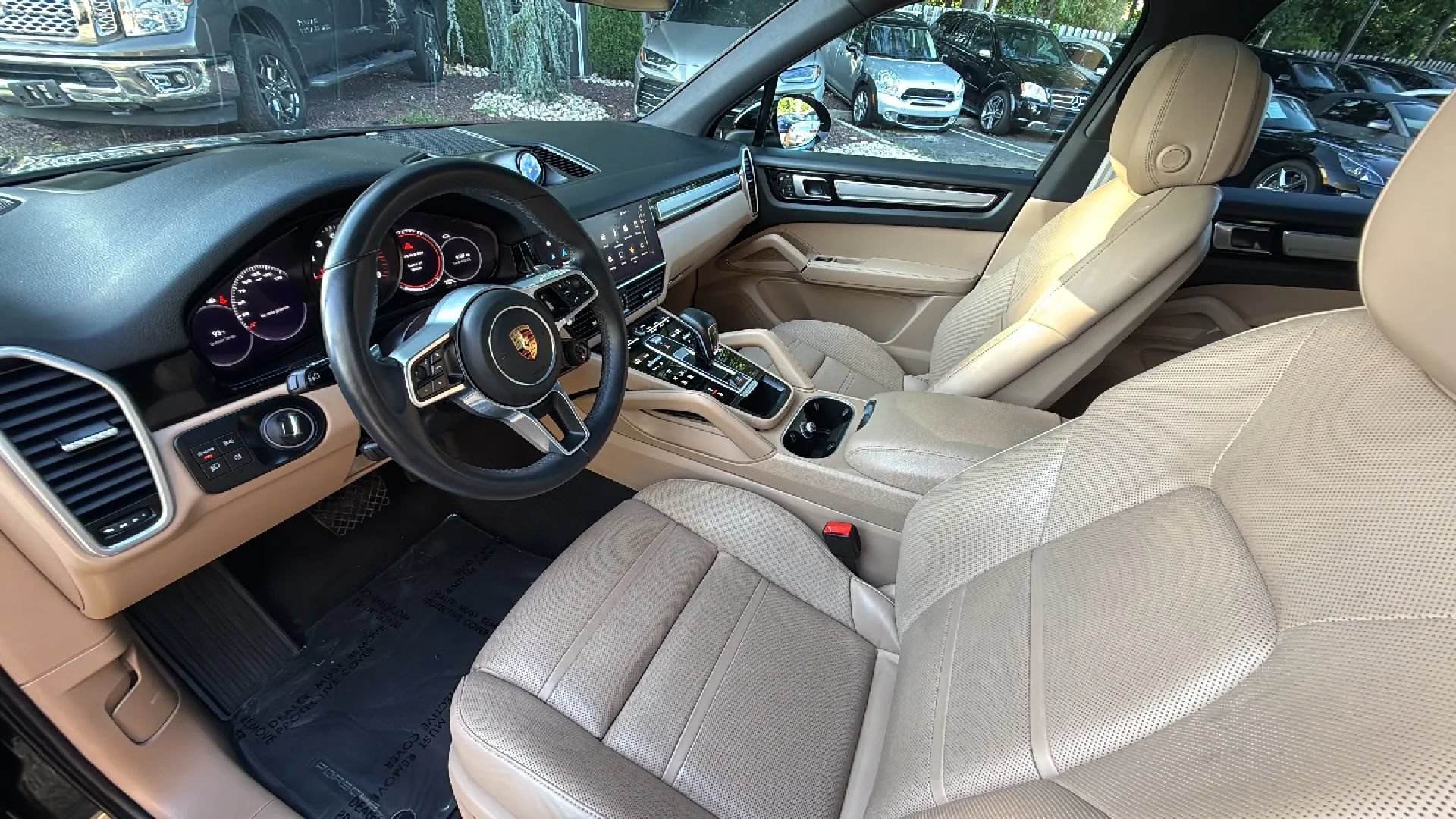 Used 2023 Porsche Cayenne Platinum Edition AWD/4WD image 21