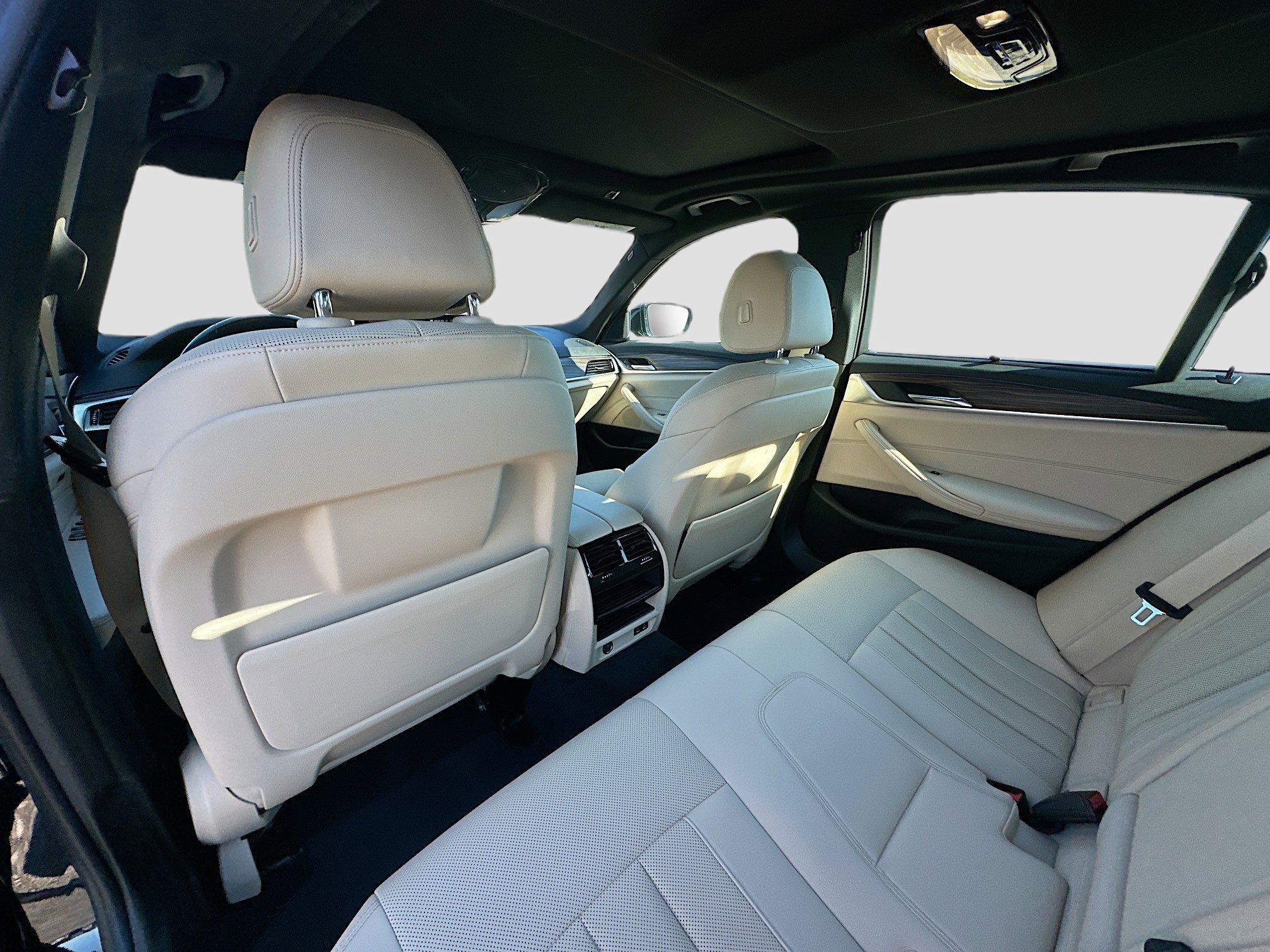 Used 2022 BMW 530i w/ Convenience Package image 27