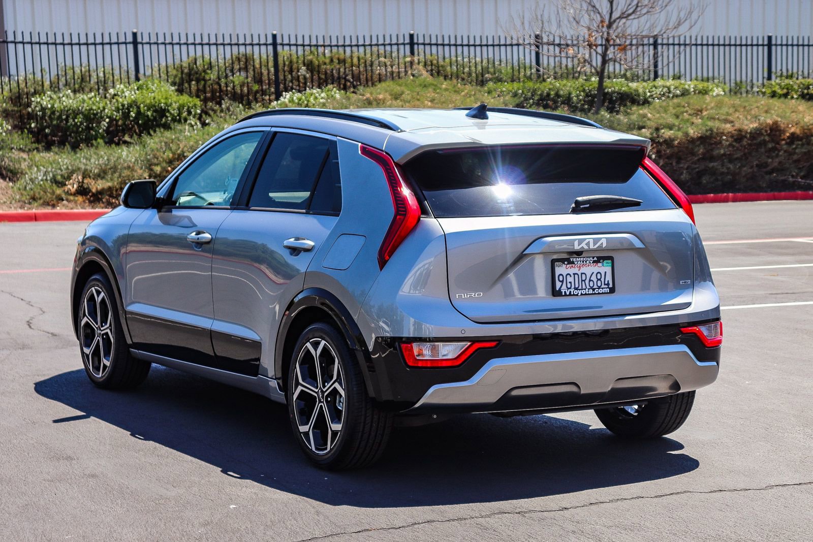 Used 2023 Kia Niro EX Touring FWD image 5