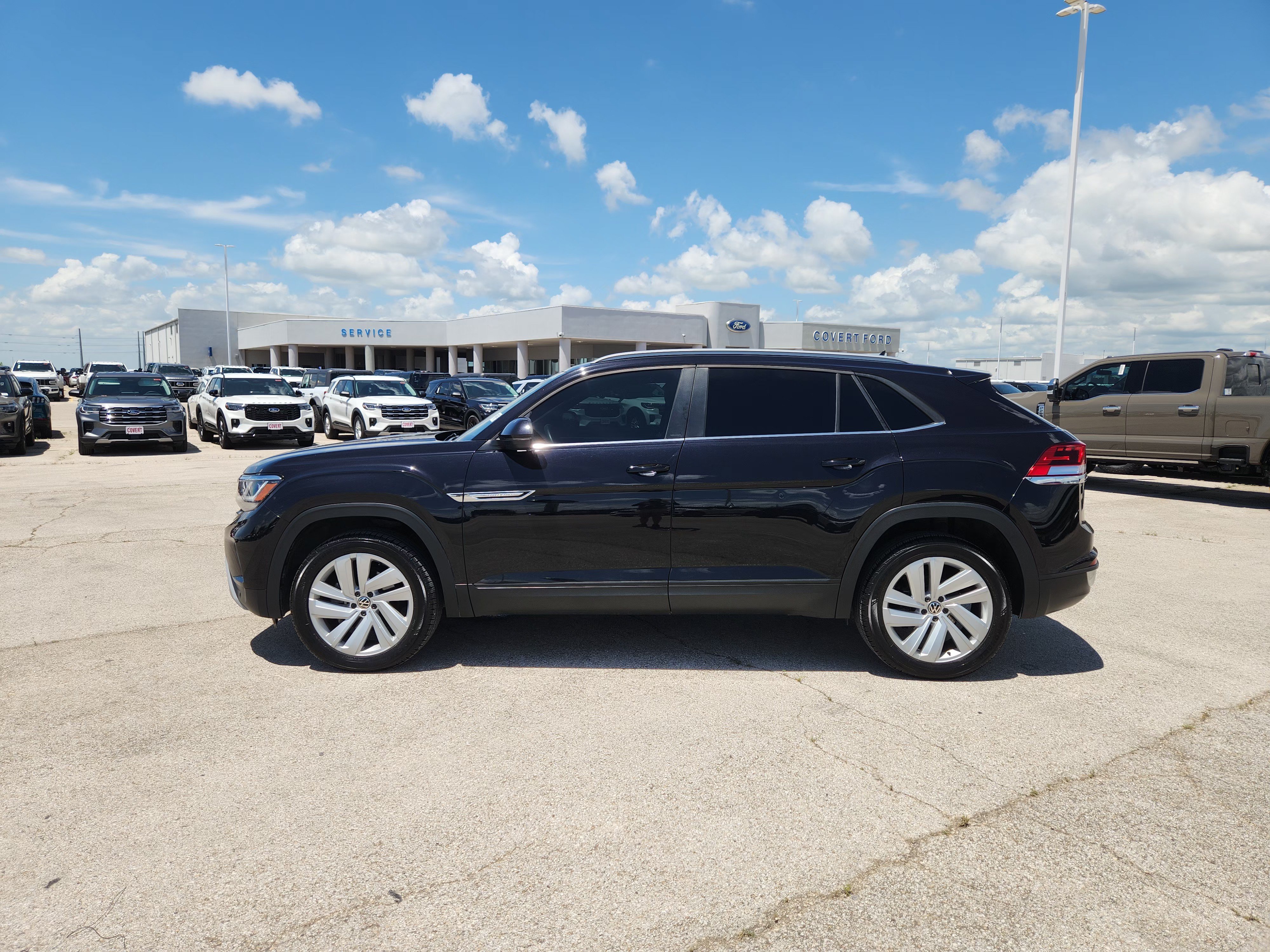 Used 2021 Volkswagen Atlas Cross Sport SE FWD image 4