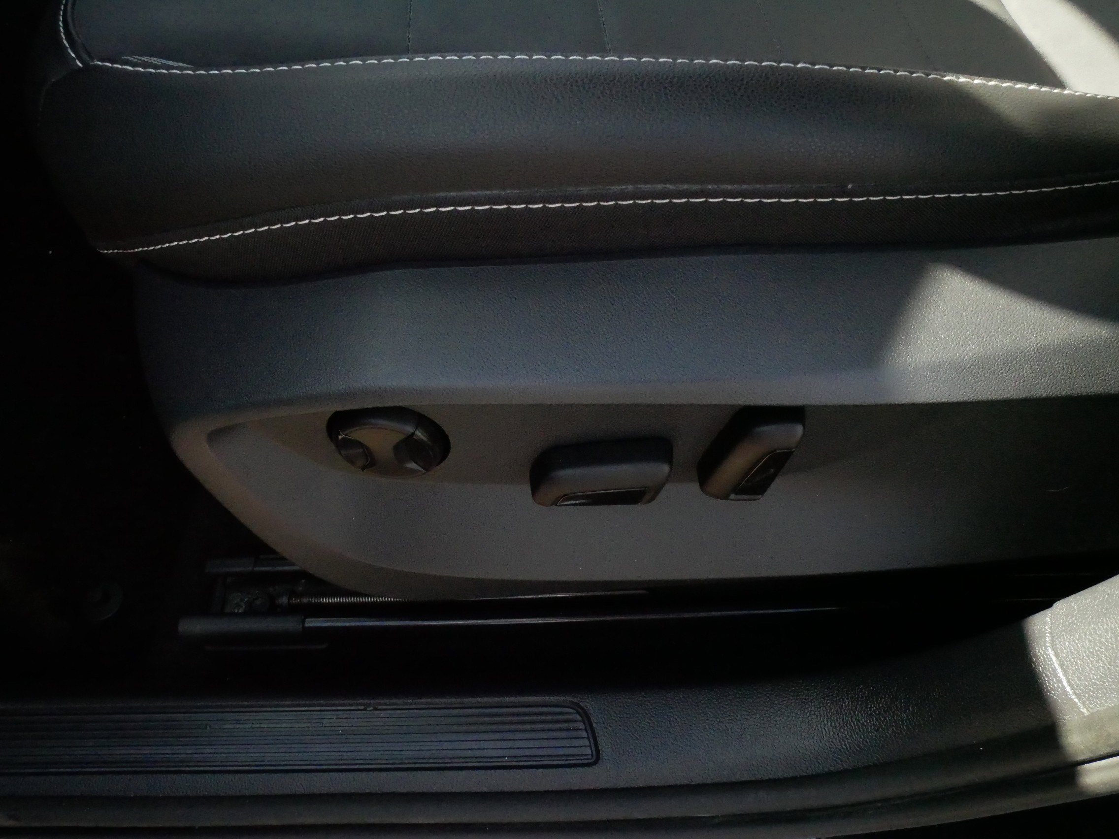 Certified 2023 Volkswagen Taos SE w/ Black Wheel Package image 20