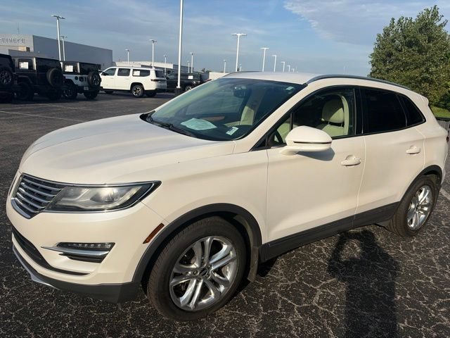 Used 2016 Lincoln MKC Select w/ Select Plus Package FWD image 3
