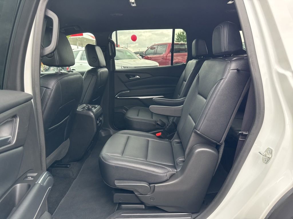 Used 2025 Chevrolet Traverse LT image 27