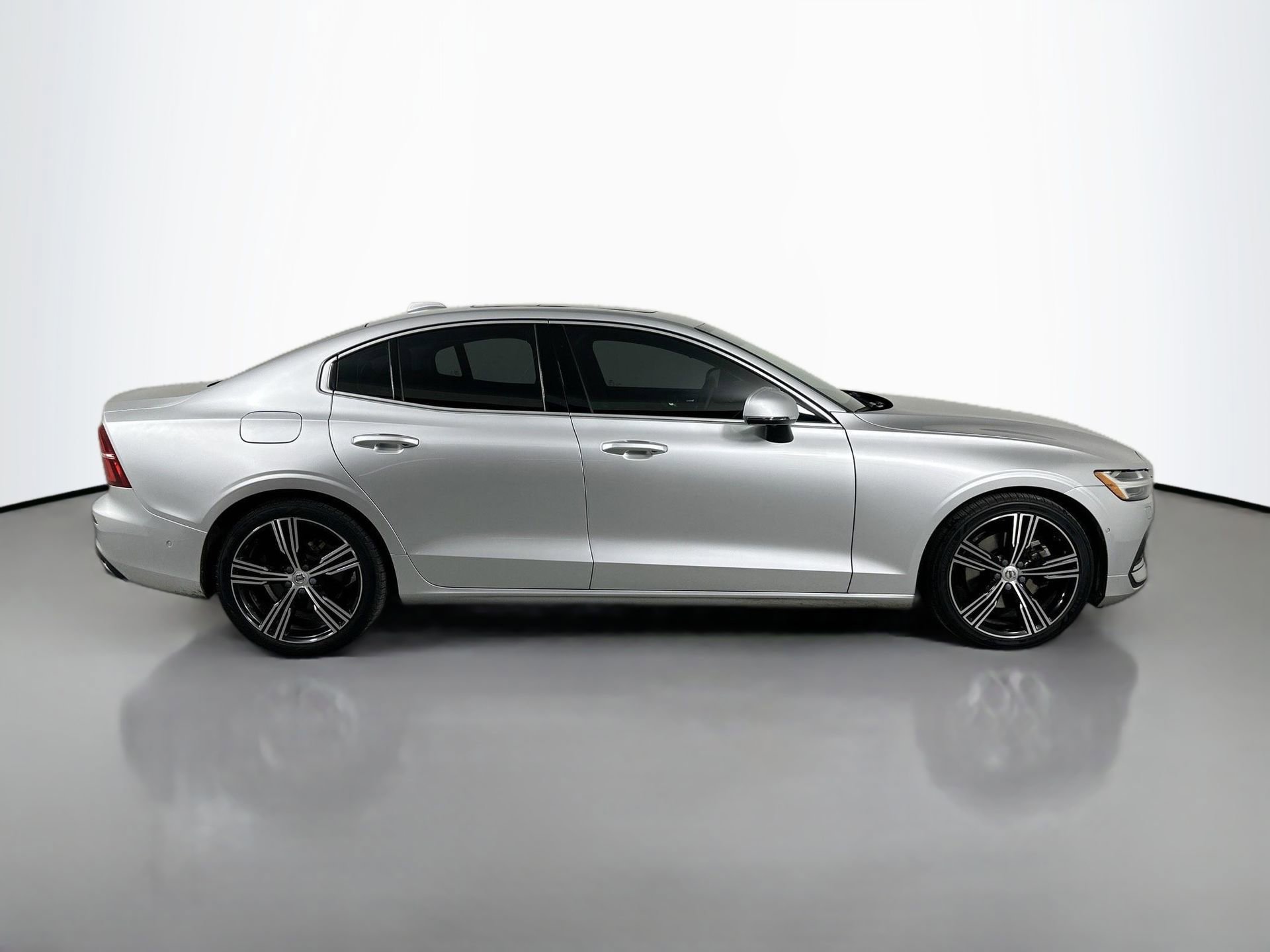 Used 2022 Volvo S60 B5 Inscription w/ Advanced Package AWD/4WD image 5