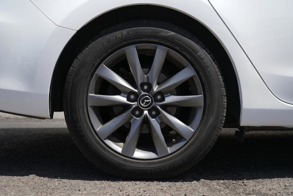 Used 2018 MAZDA MAZDA6 Sport w/ I-ACTIVSENSE Package FWD image 9
