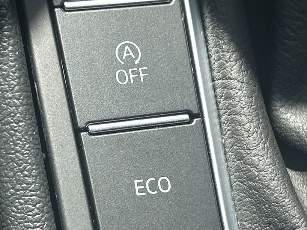 Used 2025 Volkswagen Jetta Sport image 58