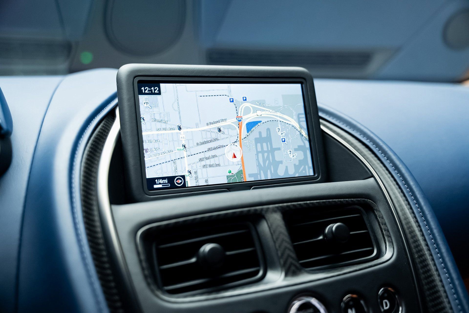 Used 2023 Aston Martin DBS Coupe image 53