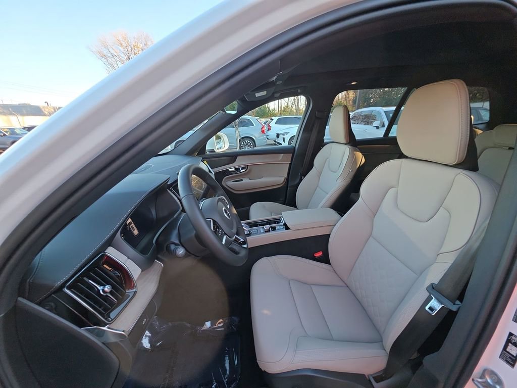 New 2026 Volvo XC90 B6 Plus image 17