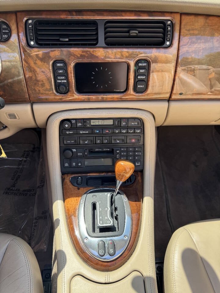 Used 2006 Jaguar XK8 Convertible RWD image 23