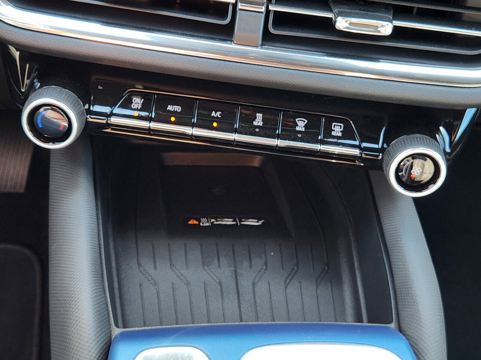 New 2026 Chevrolet Equinox EV LT image 14