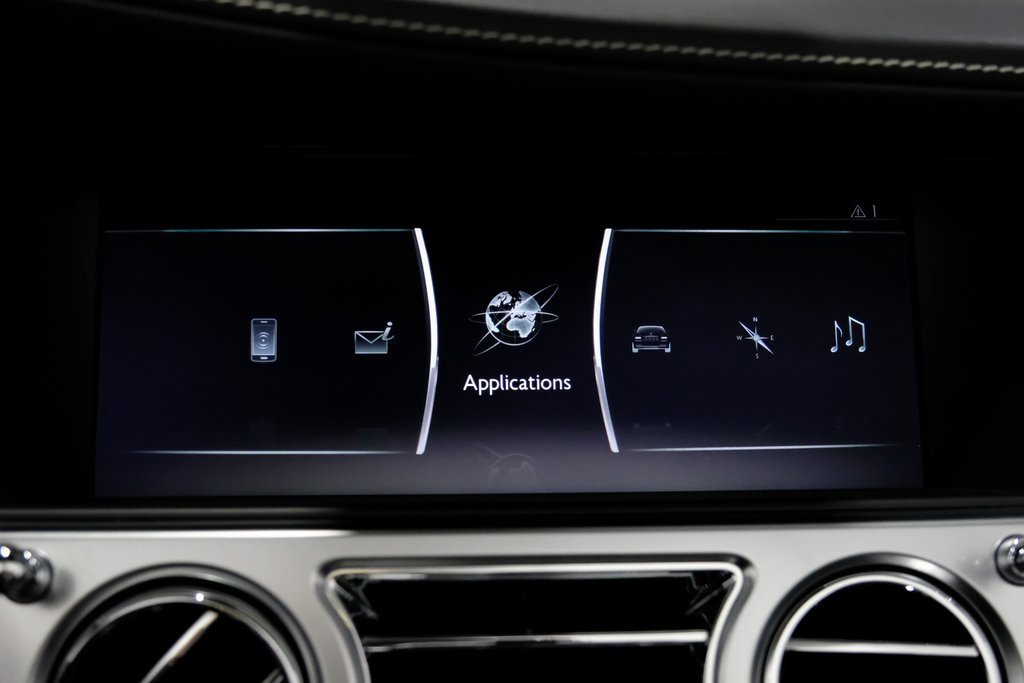 Used 2018 Rolls-Royce Dawn image 31