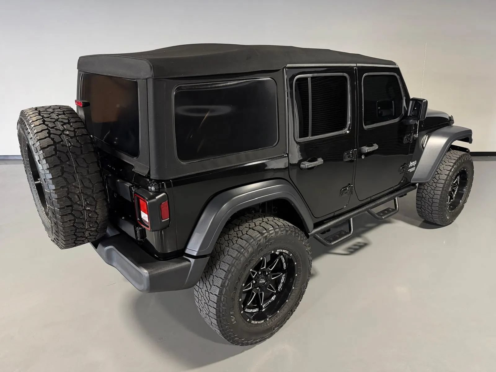 Used 2018 Jeep Wrangler Unlimited Sport S AWD/4WD image 38