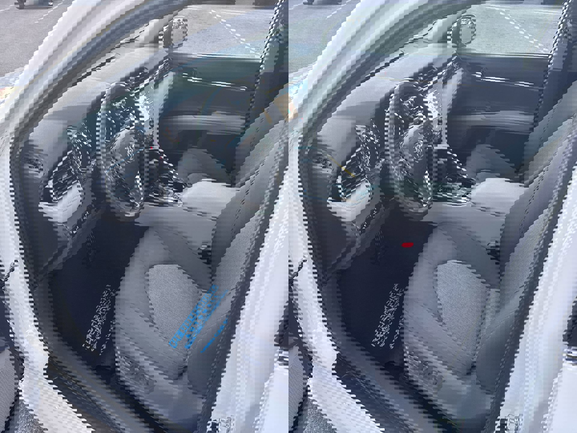 Used 2020 Toyota Camry LE image 10