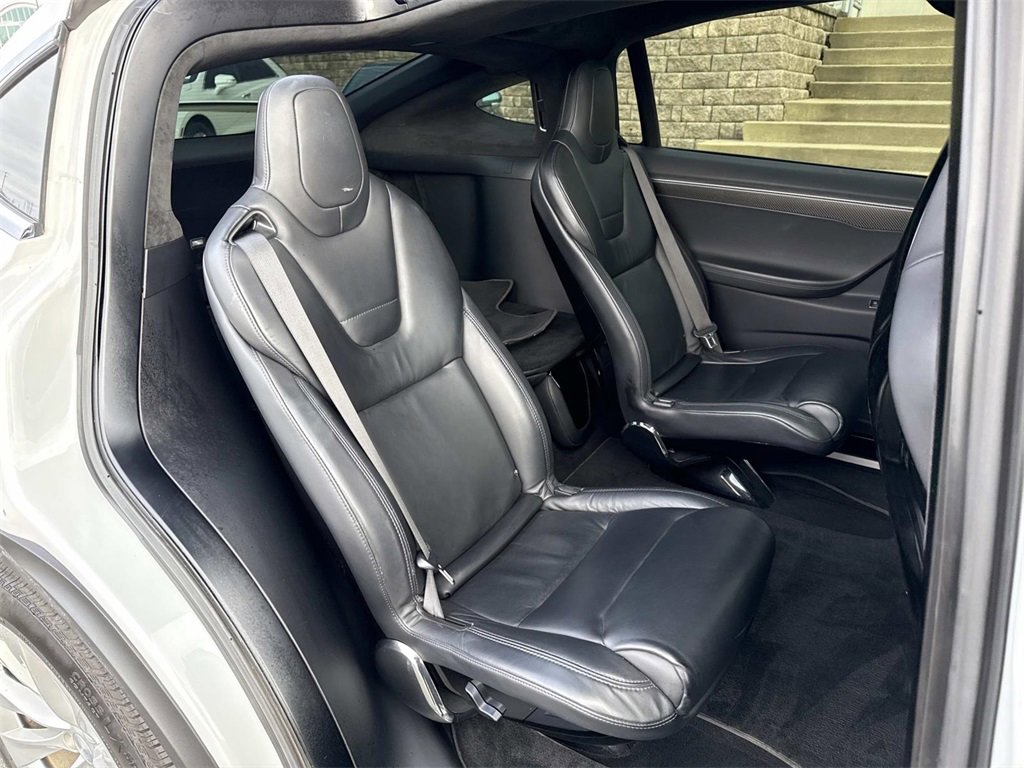 Used 2017 Tesla Model X 75D image 13