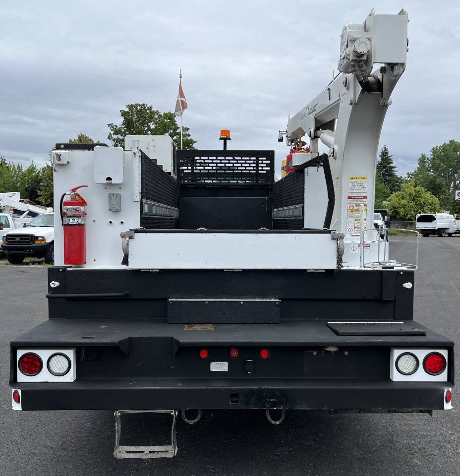 Used 2017 Ford F750 2WD Regular Cab Super Duty image 6