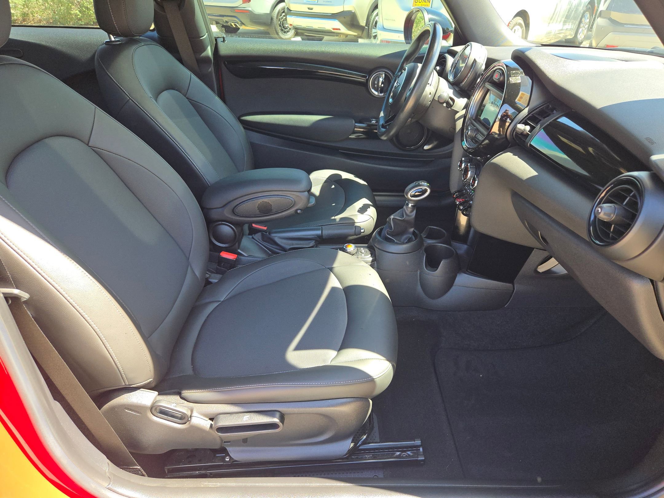 Used 2019 MINI Cooper 2-Door Hardtop image 26