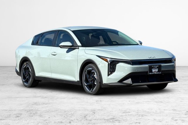 New 2026 Kia K4 EX FWD image 2