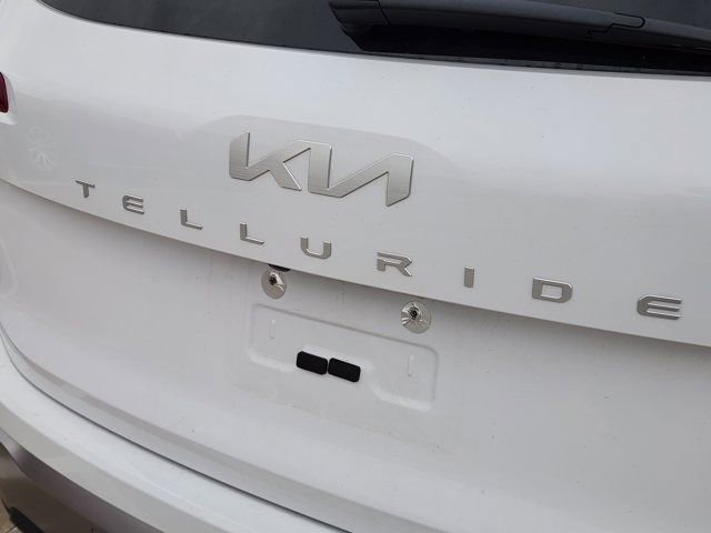 Used 2025 Kia Telluride LX image 10