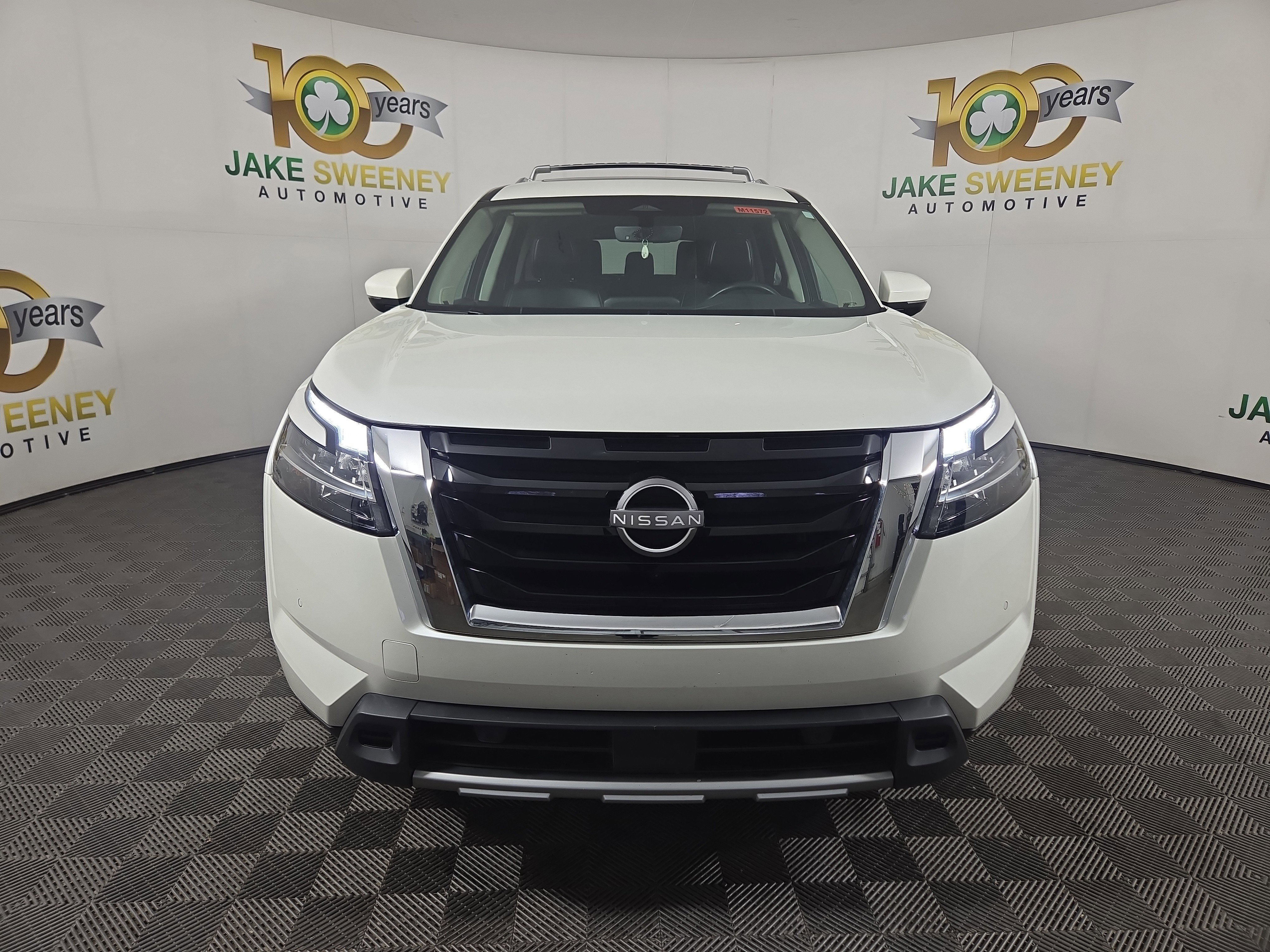Used 2024 Nissan Pathfinder SL w/ SL Premium Package image 3