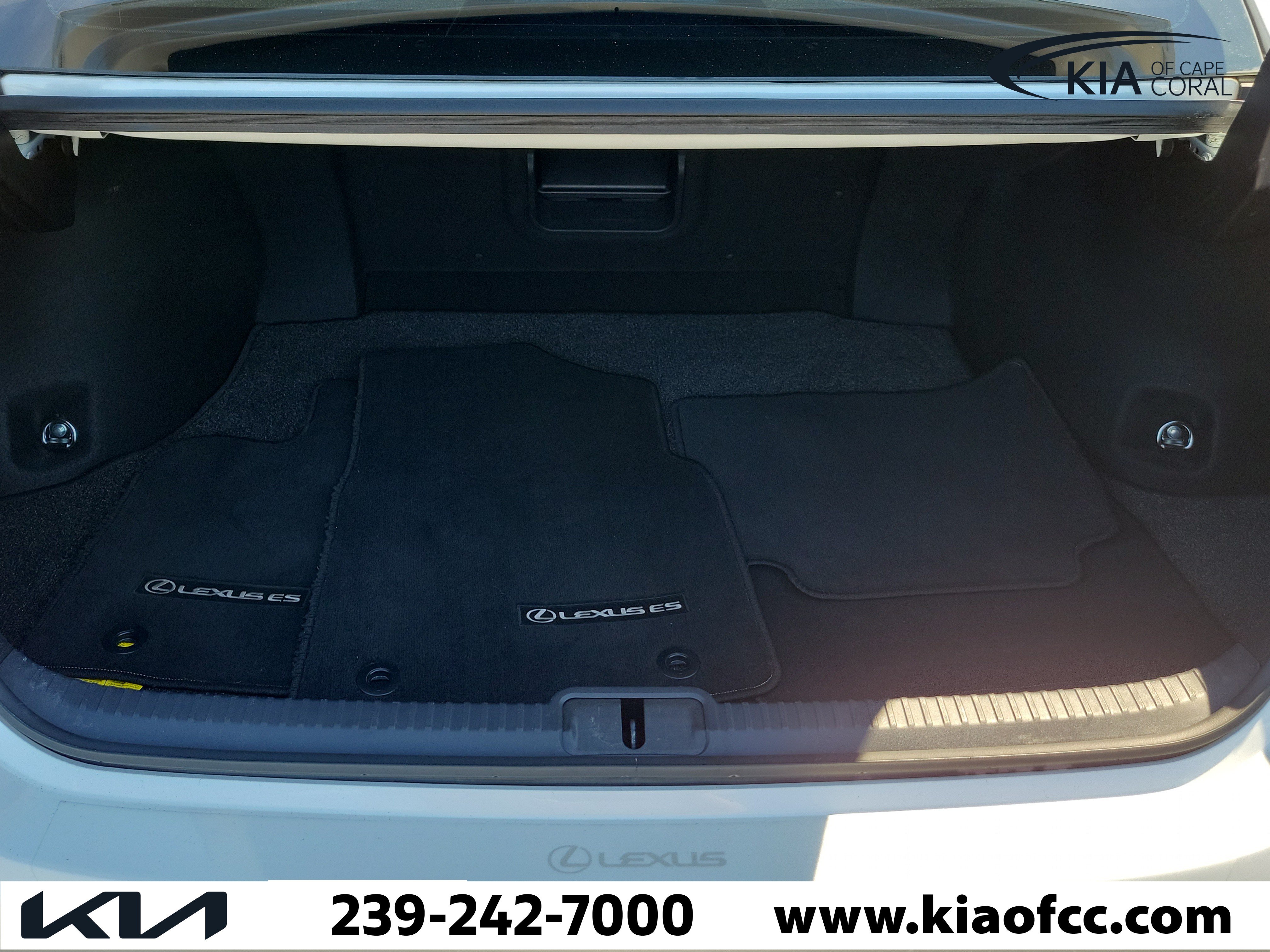 Used 2024 Lexus ES 350 w/ Premium Package FWD image 10