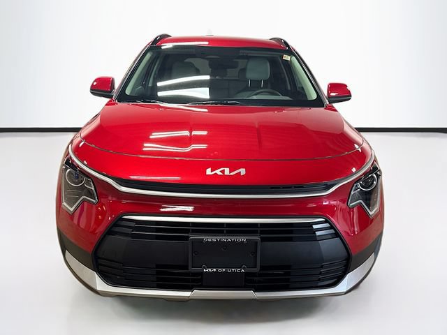 Used 2025 Kia Niro EX FWD image 2