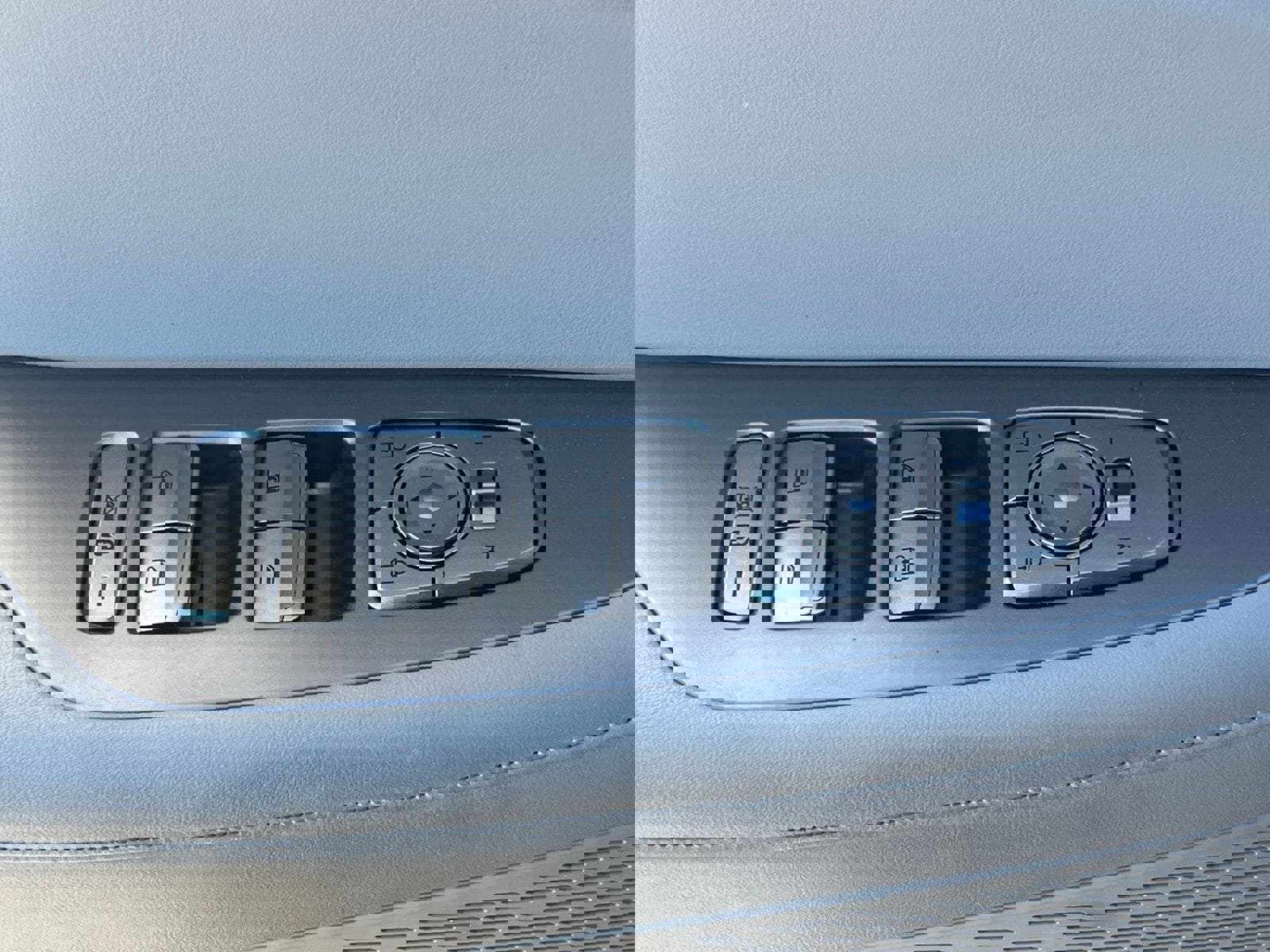 Used 2023 Hyundai Palisade Limited w/ Winter Package image 30