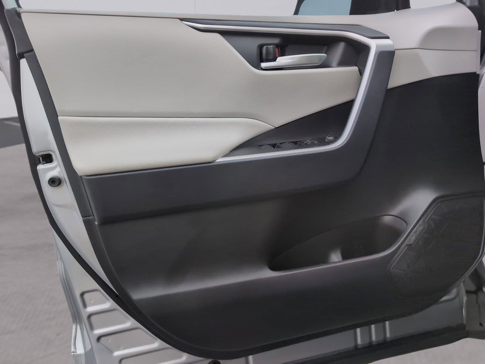 Used 2024 Toyota RAV4 XLE image 15