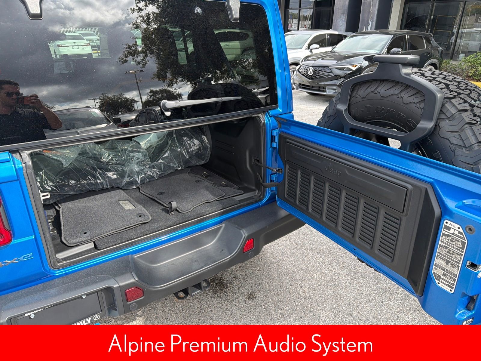 Used 2024 Jeep Wrangler Unlimited Rubicon 4xe image 24