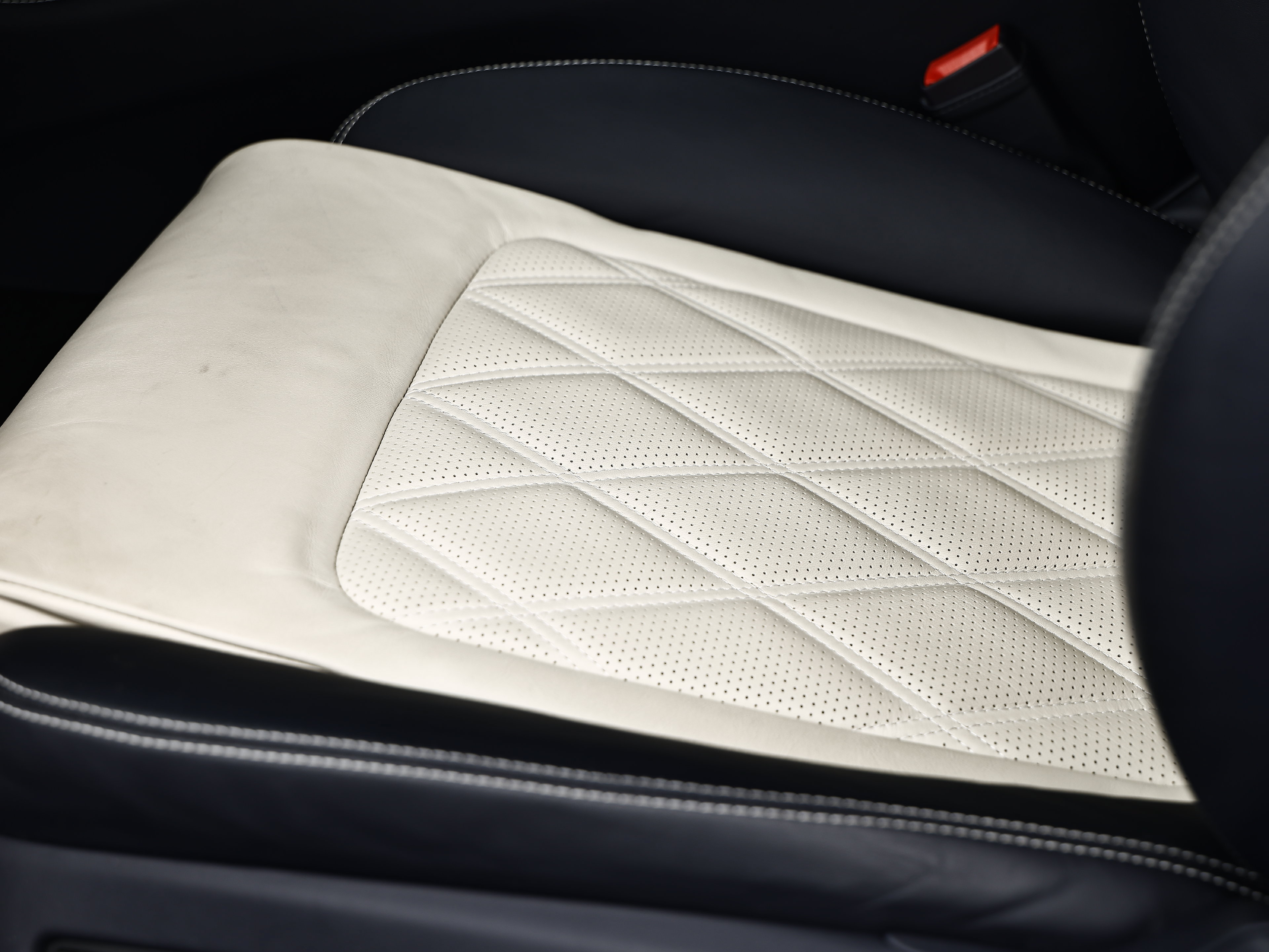 Used 2015 Bentley Continental GT AWD/4WD image 25