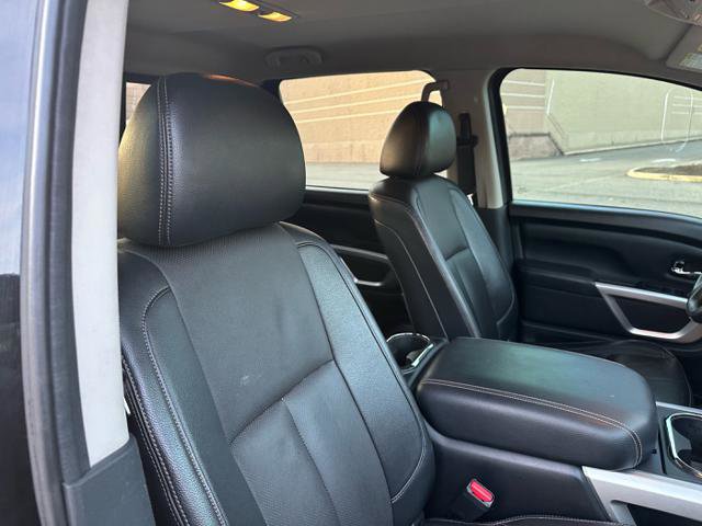 Used 2017 Nissan Titan SL image 12