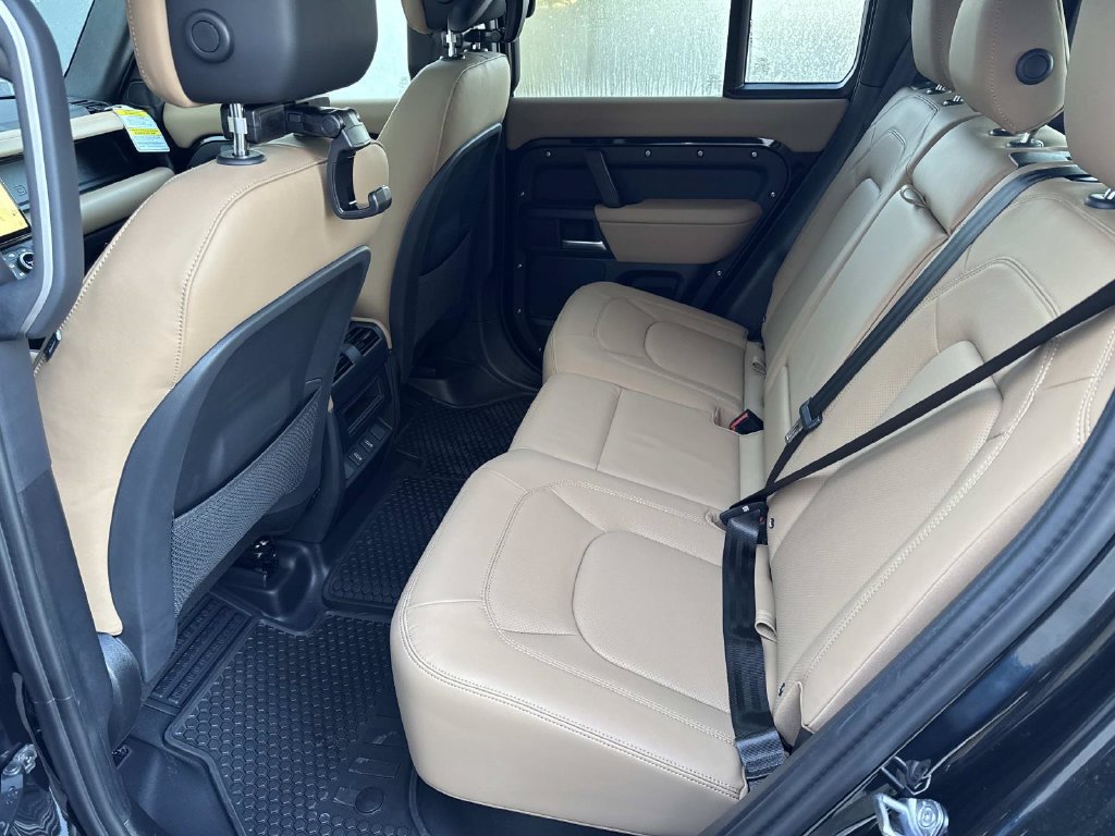 New 2026 Land Rover Defender 110 X-Dynamic SE AWD/4WD image 15