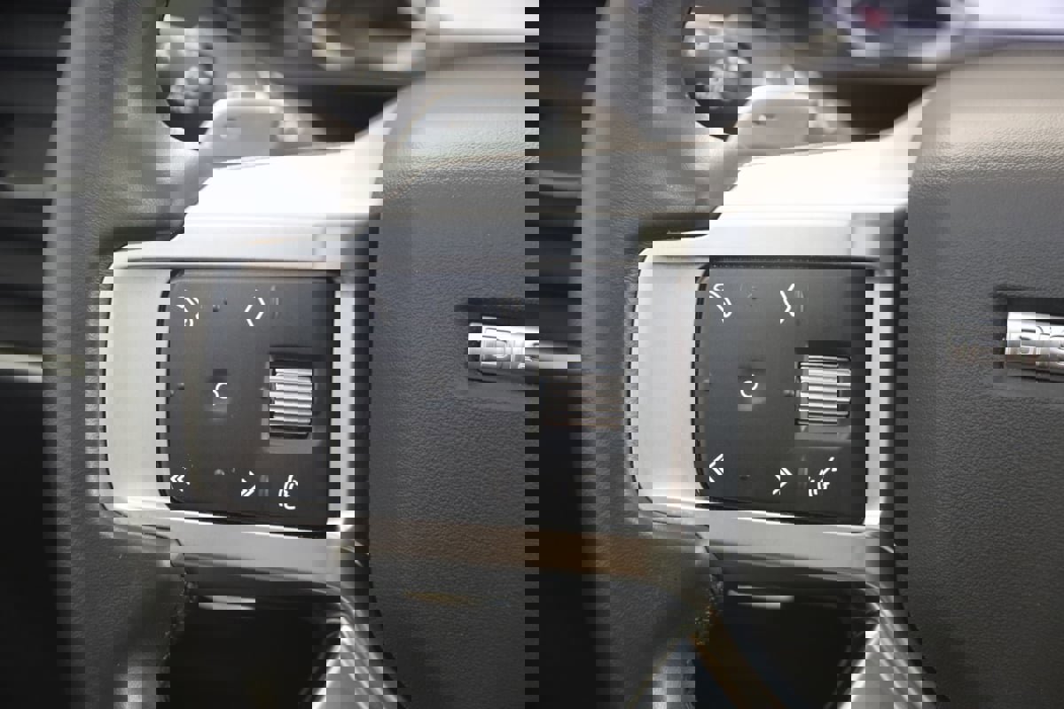 Used 2023 Land Rover Discovery S R-Dynamic image 40