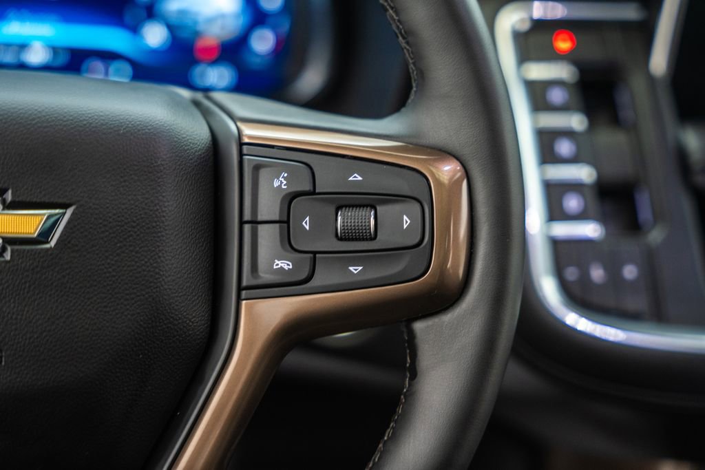 Used 2024 Chevrolet Suburban High Country AWD/4WD image 34