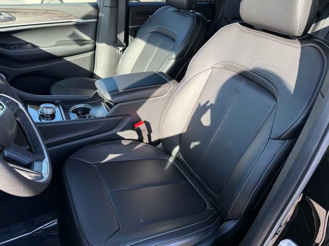 New 2025 Jeep Grand Cherokee Limited w/ Black Appearance Package RWD image 13