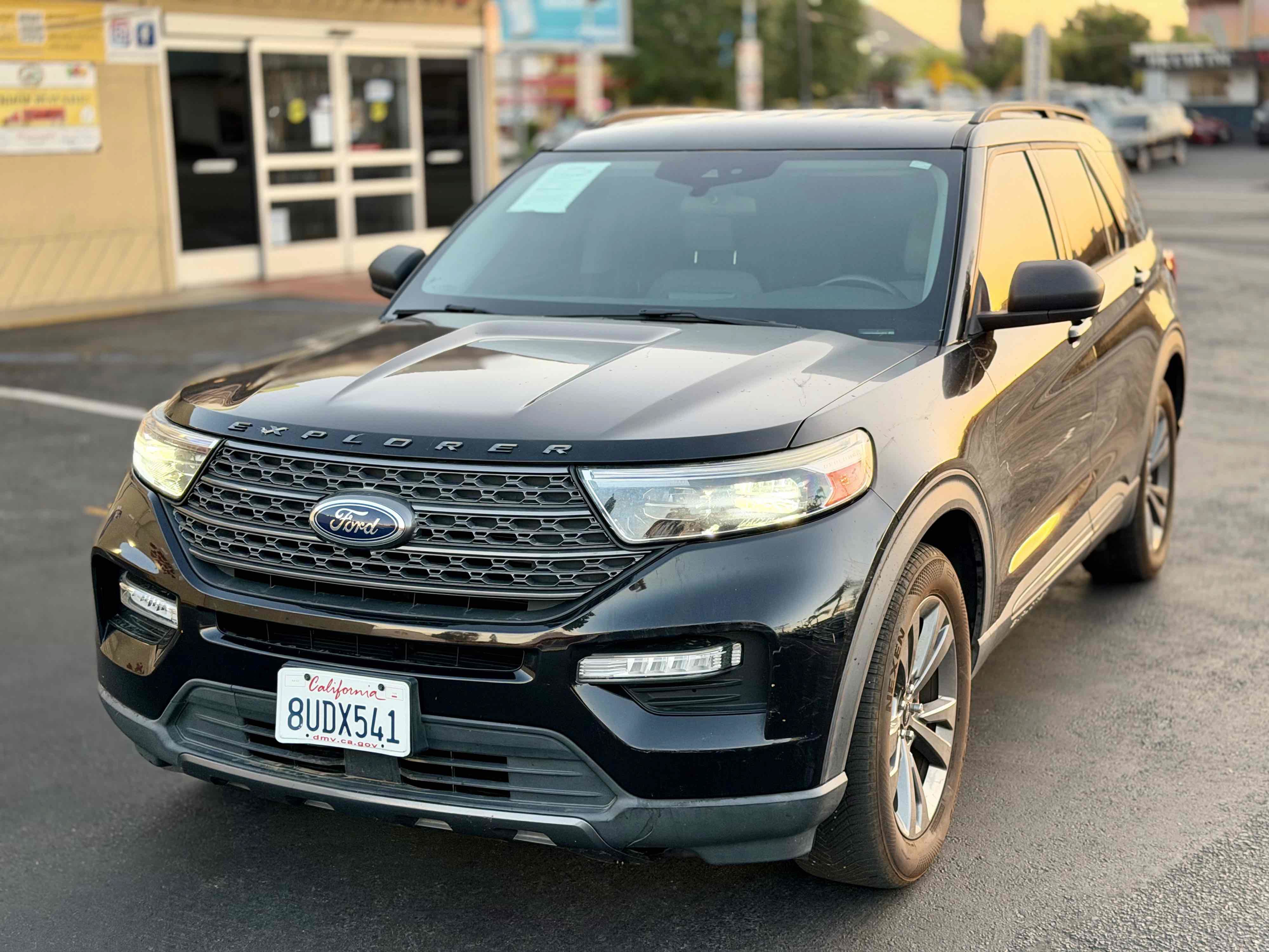 Used 2021 Ford Explorer XLT w/ Equipment Group 202A RWD image 11