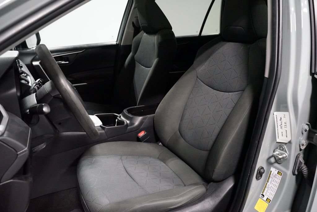 Used 2022 Toyota RAV4 XLE w/ Convenience Package FWD image 26