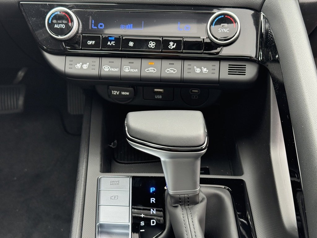 New 2025 Hyundai Elantra Limited image 27