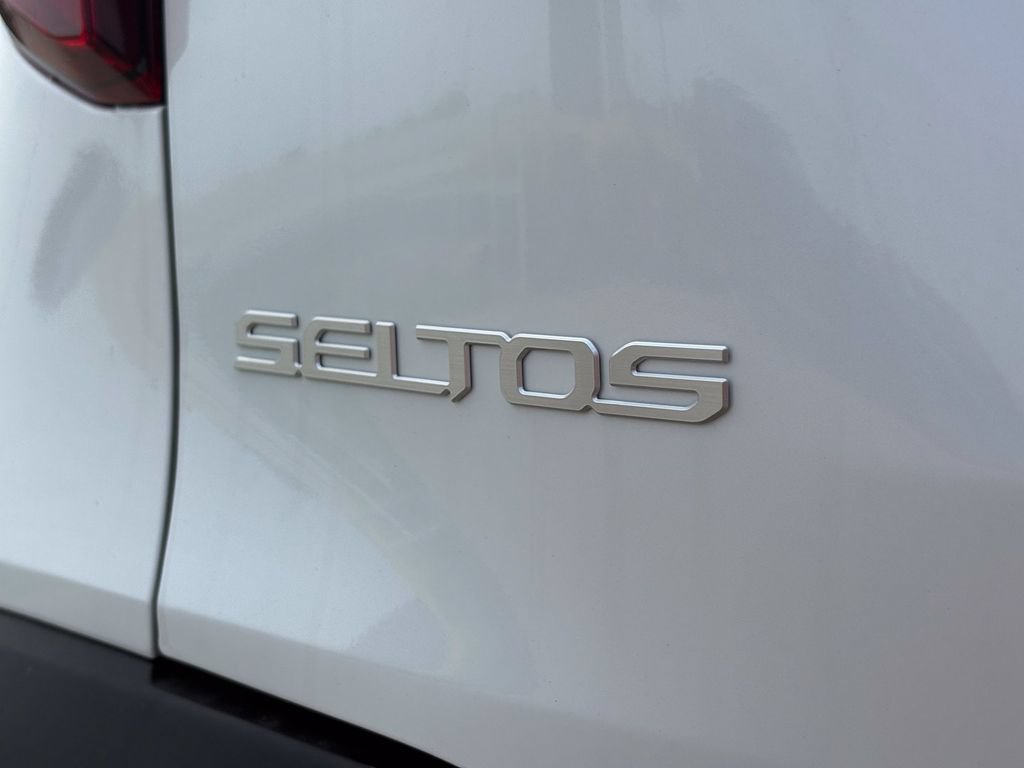 New 2026 Kia Seltos S FWD image 10