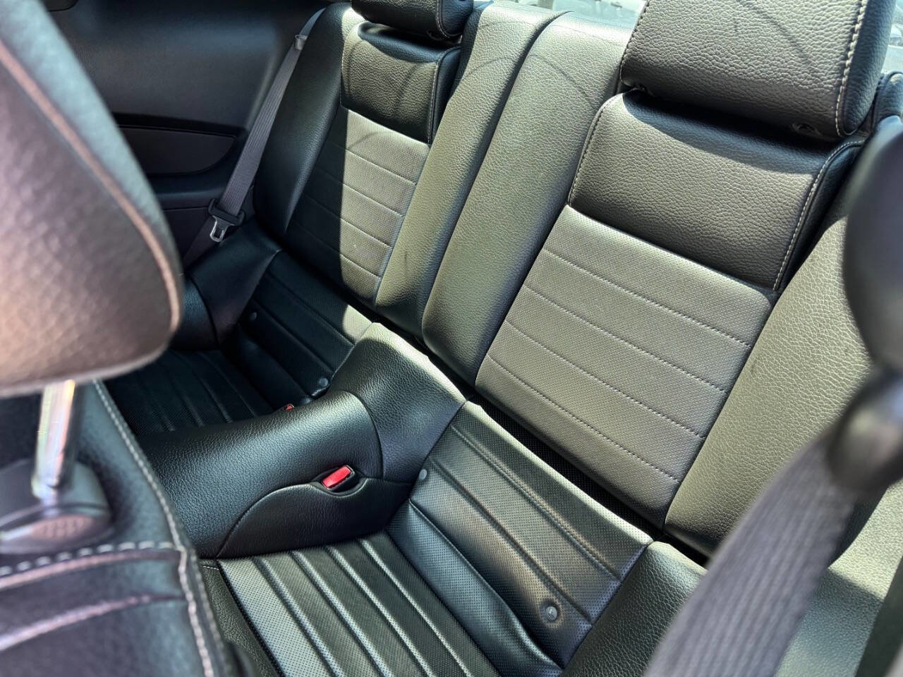 Used 2012 Ford Mustang GT Premium w/ Security Pkg RWD image 24