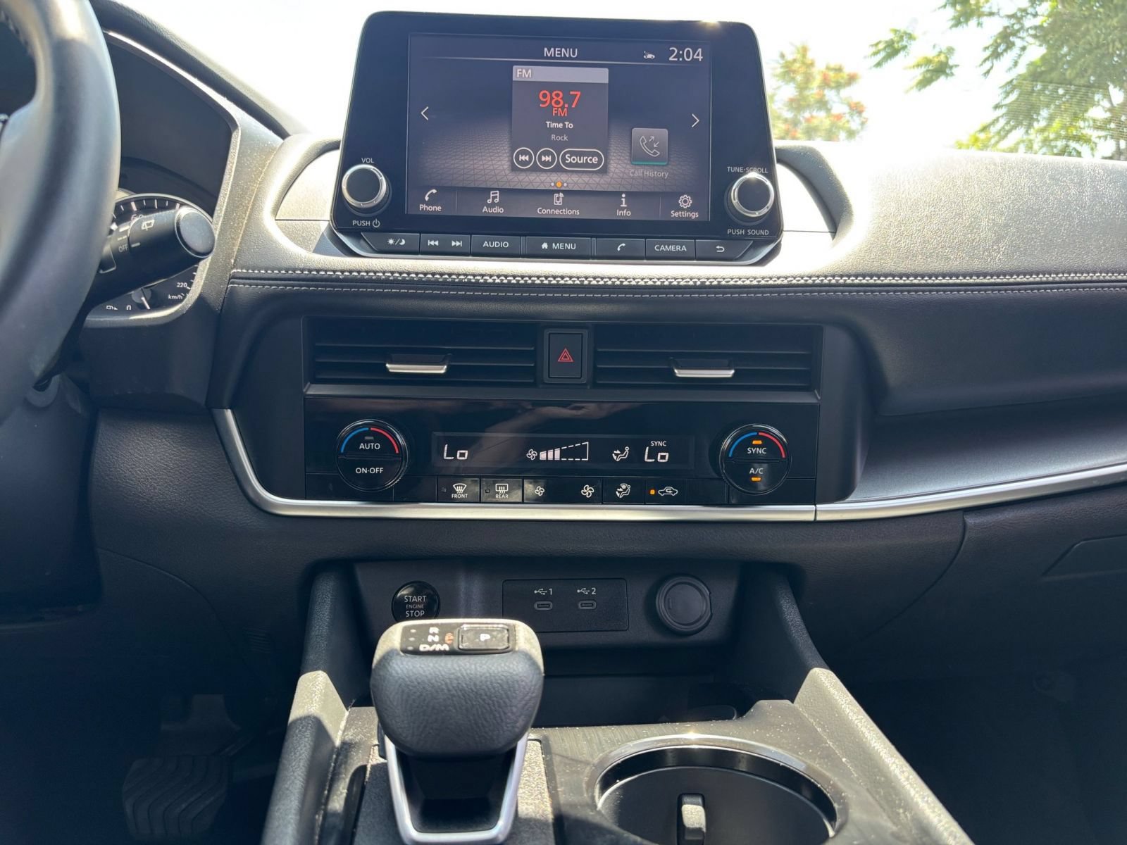 Used 2025 Nissan Rogue SV FWD image 17