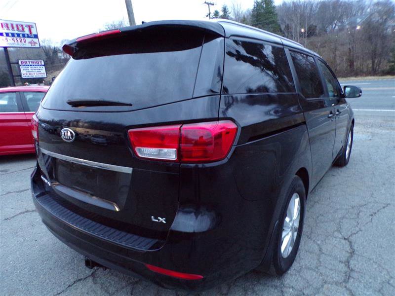 Used 2015 Kia Sedona LX image 8