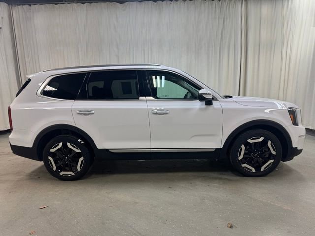 Used 2025 Kia Telluride S image 3
