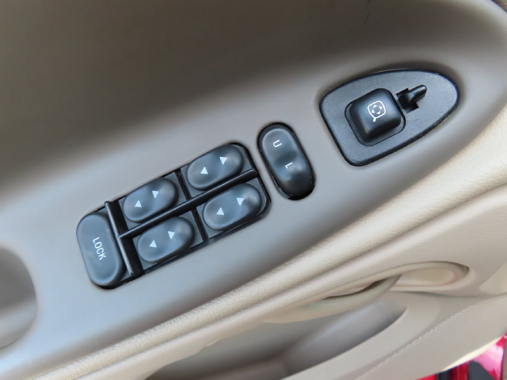 Used 2004 Ford Mustang GT RWD image 26