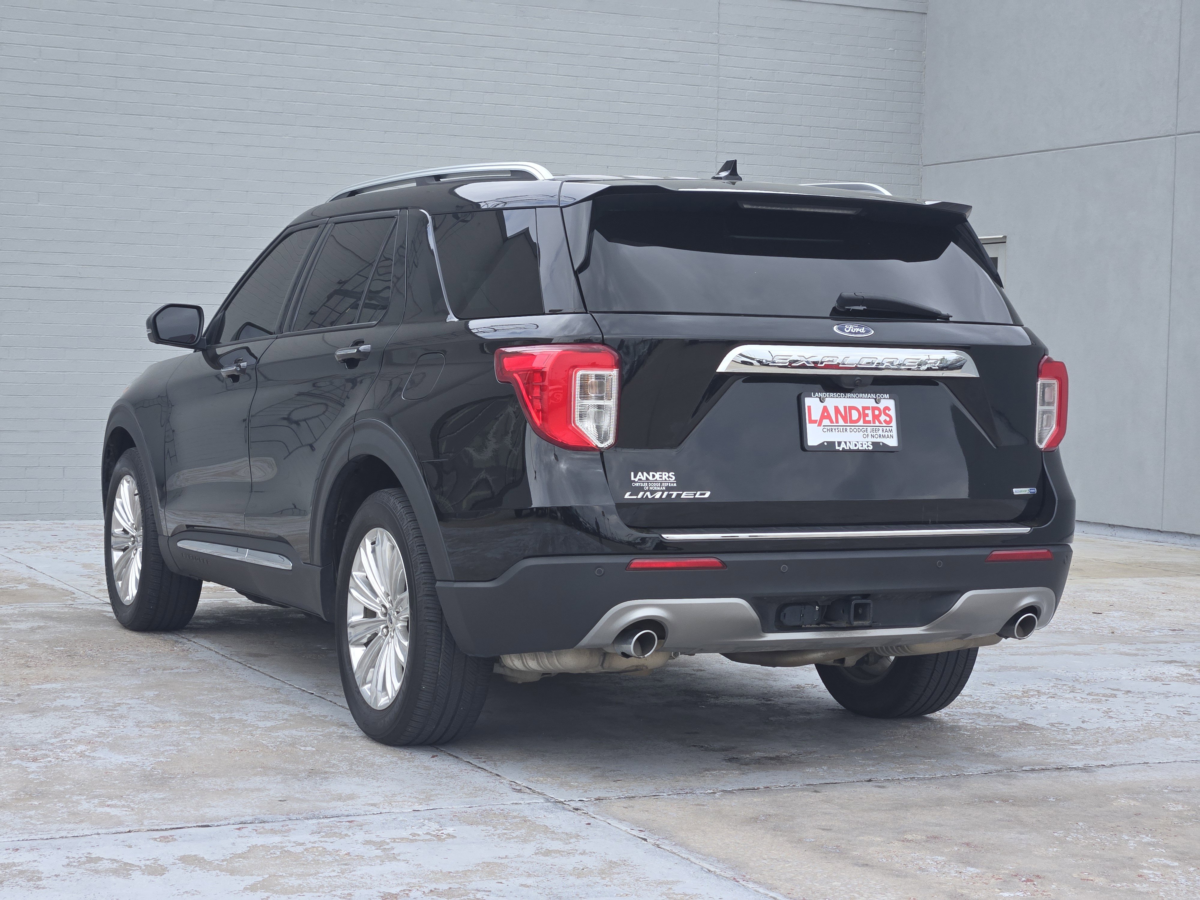 Used 2020 Ford Explorer Limited w/ Class III Trailer Tow Package image 6